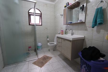 Casa à venda com 199m², 3 quartos e 2 vagasBanheiro de cima