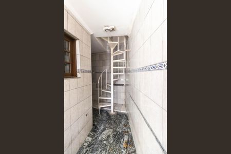 Casa para alugar com 210m², 3 quartos e 1 vagaEscada