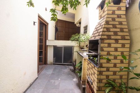 Casa para alugar com 210m², 3 quartos e 1 vagaÁrea comum - Churrasqueira