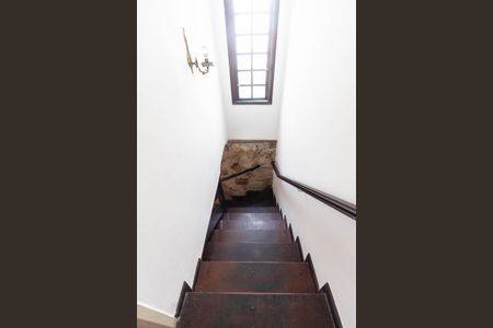 Casa para alugar com 210m², 3 quartos e 1 vagaEscada