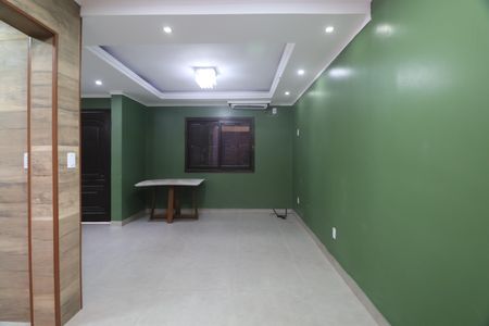 Sala de casa à venda com 3 quartos, 120m² em Mato Grande, Canoas