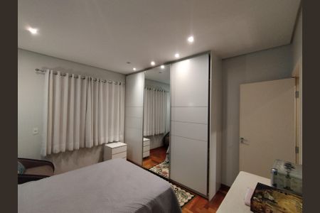 Casa à venda com 225m², 3 quartos e 5 vagasSuíte 1