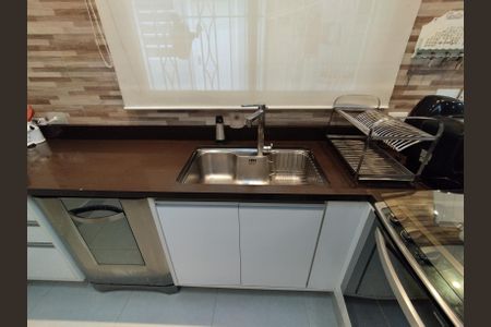 Casa à venda com 225m², 3 quartos e 5 vagasCozinha - Torneira