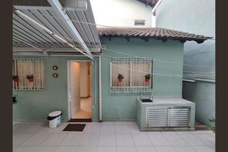 Casa à venda com 225m², 3 quartos e 5 vagasQuintal 