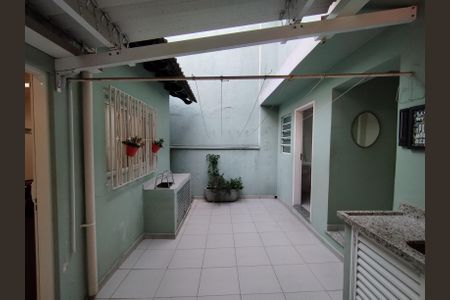 Casa à venda com 225m², 3 quartos e 5 vagasQuintal 