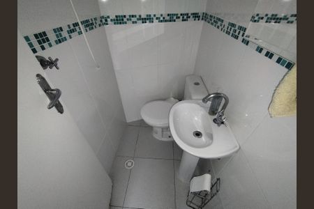 Casa à venda com 225m², 3 quartos e 5 vagasBanheiro de Serviço 