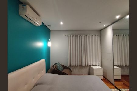 Casa à venda com 225m², 3 quartos e 5 vagasSuíte 1