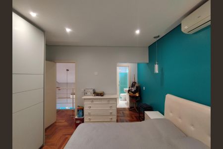 Casa à venda com 225m², 3 quartos e 5 vagasSuíte 1