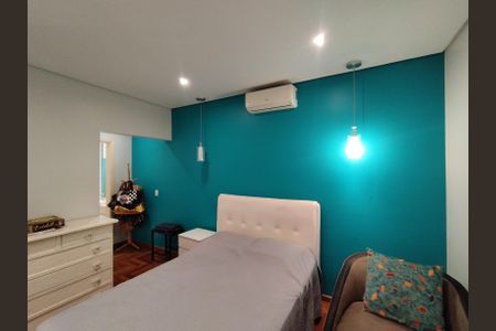 Casa à venda com 225m², 3 quartos e 5 vagasSuíte 1