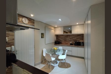 Casa à venda com 225m², 3 quartos e 5 vagasCozinha - Armários