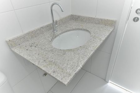 Banheiro de kitnet/studio à venda com 1 quarto, 28m² em Cidade Monções, São Paulo