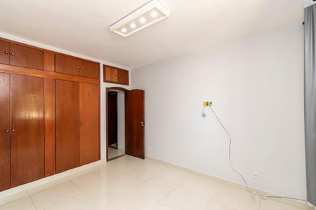 Casa à venda com 360m², 6 quartos e 2 vagas1º andar - Suíte 1