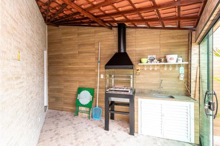 Casa à venda com 360m², 6 quartos e 2 vagasÁrea externa - Espaço gourmet