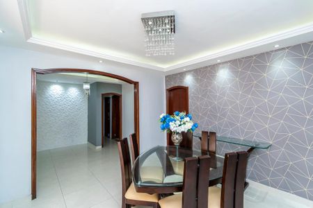 Casa à venda com 360m², 6 quartos e 2 vagas1º andar - Sala de Jantar