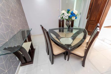 Casa à venda com 360m², 6 quartos e 2 vagas1º andar - Sala de Jantar