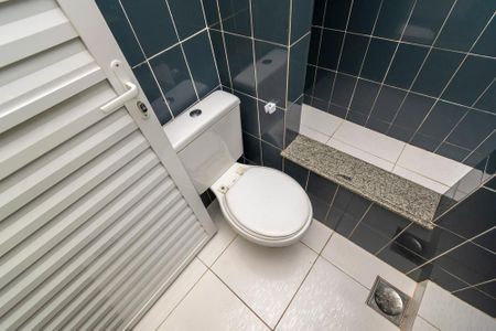 Casa à venda com 360m², 6 quartos e 2 vagas2º andar - Banheiro Social 2