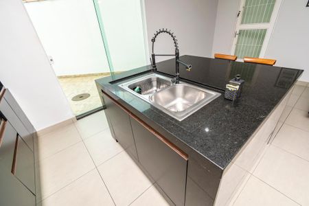 Casa à venda com 360m², 6 quartos e 2 vagas1º andar - Cozinha