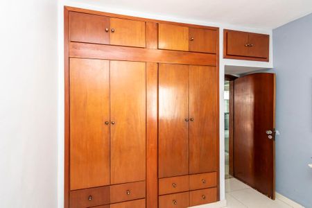 Casa à venda com 360m², 6 quartos e 2 vagas1º andar - Quarto 2 - Armários