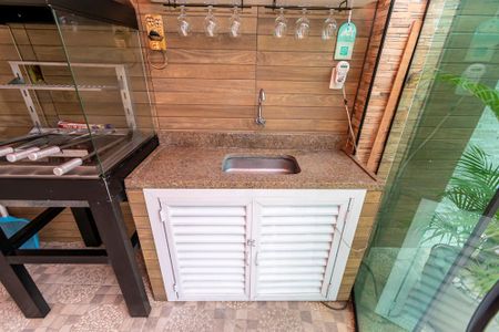 Casa à venda com 360m², 6 quartos e 2 vagasÁrea externa - Espaço gourmet