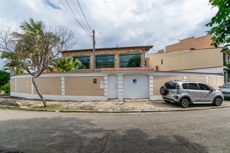 Casa à venda com 360m², 6 quartos e 2 vagasFachada do Imóvel