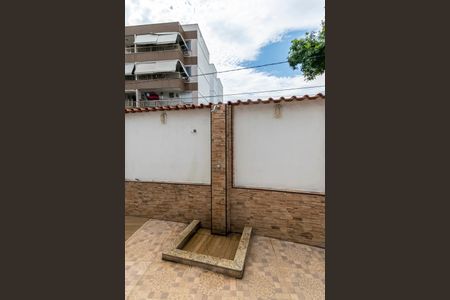 Casa à venda com 360m², 6 quartos e 2 vagasÁrea externa - Chuveiro