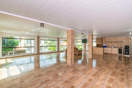 Casa à venda com 360m², 6 quartos e 2 vagas2º andar - Salão