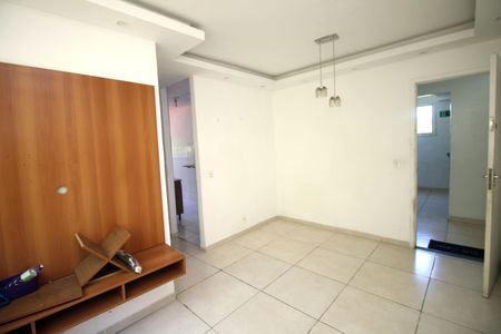 Sala de apartamento para alugar com 2 quartos, 45m² em Pavuna, Rio de Janeiro