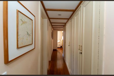 Apartamento à venda com 500m², 4 quartos e 3 vagasCORREDOR