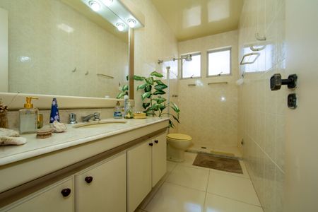 Apartamento à venda com 500m², 4 quartos e 3 vagasBANHEIRO3