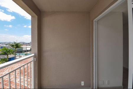 Apartamento para alugar com 34m², 2 quartos e sem vaga Apartamento para alugar com 34m², 2 quartos e sem vagaVaranda