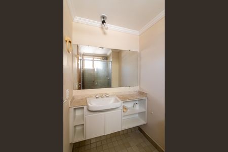 Apartamento à venda com 74m², 3 quartos e 1 vagaBanheiro da Suíte