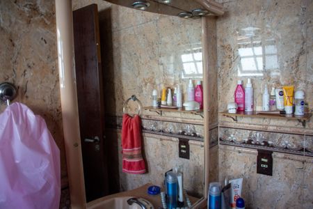 Casa de condomínio para alugar com 267m², 3 quartos e 4 vagas Casa de condomínio para alugar com 267m², 3 quartos e 4 vagasBanheiro Suite