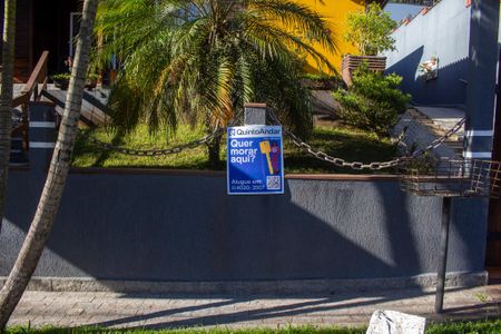 Casa de condomínio para alugar com 267m², 3 quartos e 4 vagas Casa de condomínio para alugar com 267m², 3 quartos e 4 vagasPlaca