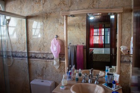 Casa de condomínio para alugar com 267m², 3 quartos e 4 vagas Casa de condomínio para alugar com 267m², 3 quartos e 4 vagasBanheiro Suite