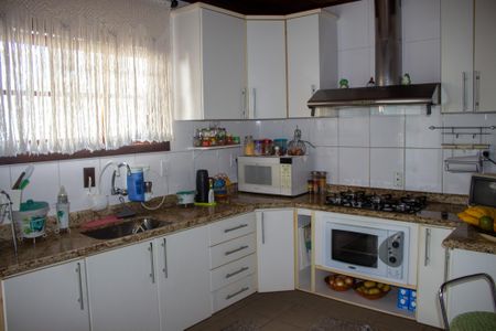 Casa de condomínio para alugar com 267m², 3 quartos e 4 vagas Casa de condomínio para alugar com 267m², 3 quartos e 4 vagasCozinha 1