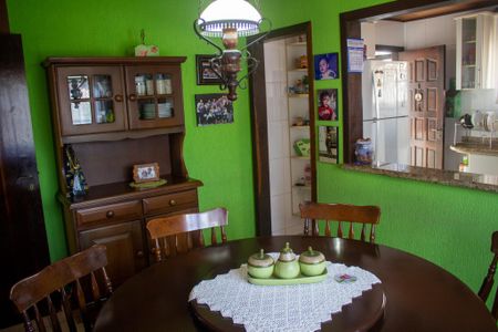 Casa de condomínio para alugar com 267m², 3 quartos e 4 vagas Casa de condomínio para alugar com 267m², 3 quartos e 4 vagasSala de Jantar