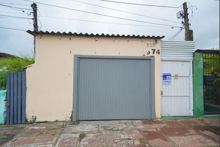 Casa à venda com 80m², 2 quartos e 2 vagasFachada