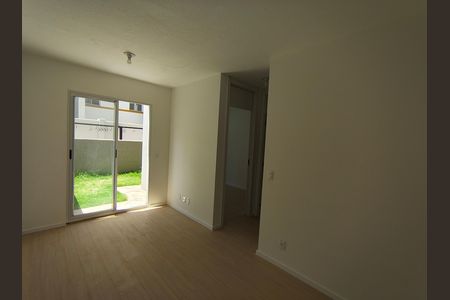 Sala de apartamento para alugar com 2 quartos, 42m² em Taquara, Rio de Janeiro
