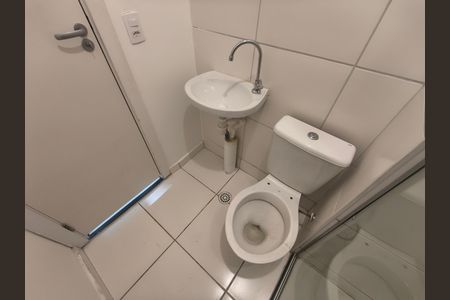 Banheiro social de apartamento para alugar com 2 quartos, 42m² em Taquara, Rio de Janeiro