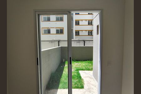 Sala de apartamento para alugar com 2 quartos, 42m² em Taquara, Rio de Janeiro