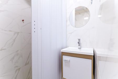 Banheiro de kitnet/studio para alugar com 1 quarto, 30m² em Piedade, Rio de Janeiro