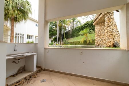 Casa de condomínio para alugar com 750m², 4 quartos e 1 vagaÁrea externa