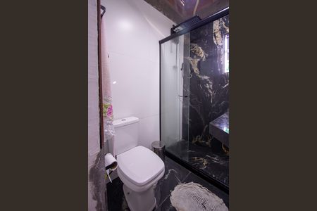 Casa para alugar com 70m², 2 quartos e sem vaga Casa para alugar com 70m², 2 quartos e sem vagaBanheiro