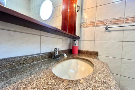 Apartamento para alugar com 67m², 2 quartos e 1 vaga Apartamento para alugar com 67m², 2 quartos e 1 vagaBanheiro