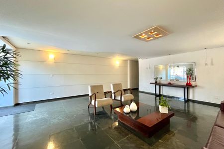 Apartamento para alugar com 67m², 2 quartos e 1 vaga Apartamento para alugar com 67m², 2 quartos e 1 vagaHall social