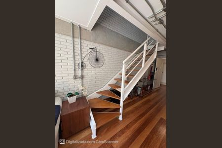 Apartamento à venda com 79m², 2 quartos e 3 vagasEscada