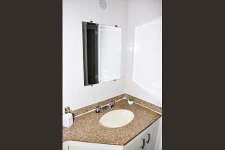 Apartamento à venda com 70m², 3 quartos e 1 vaga Apartamento à venda com 70m², 3 quartos e 1 vagaDetalhe - Banheiro Social