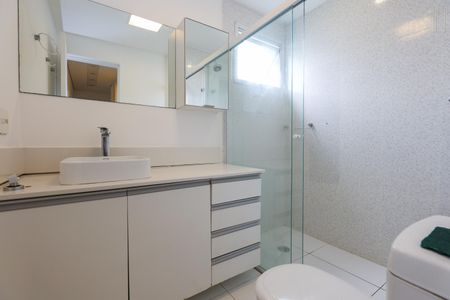 Banheiro de apartamento para alugar com 3 quartos, 133m² em Parque Reboucas, São Paulo
