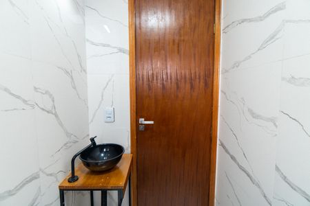 Banheiro de kitnet/studio para alugar com 1 quarto, 30m² em Vila do Encontro, São Paulo