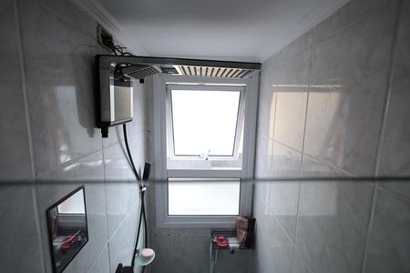 Apartamento à venda com 49m², 2 quartos e 1 vaga Apartamento à venda com 49m², 2 quartos e 1 vagaBanheiro